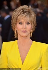 组图：老牌影星简-方达黄裙吸睛亮相奥斯卡