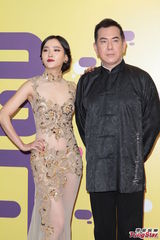 组图：香港电影节开幕 杨千嬅盛装周楚楚露半臀