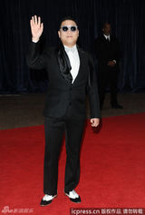 组图：鸟叔PSY亮相白宫晚宴 西装墨镜绅士风