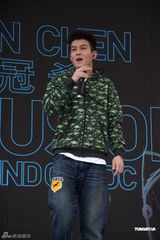 高清组图：陈冠希发新碟 不求销量只望被倾听心声