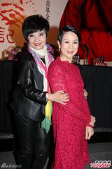 组图：白雪仙不敢上台怕吓人 陈宝珠怕师傅