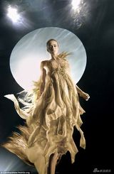 组图：女星水下写真妖娆 凯莉布鲁克化身美人鱼