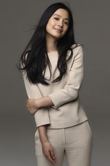 组图：周韵拍摄杂志大片 不做自己不喜欢的人