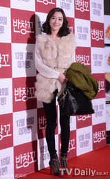 组图：韩星文彩元便装依然清纯 郑雨盛(郑宇成)英姿飒爽