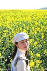 组图：43岁万绮雯容颜不老似花季少女