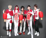 组图：唱作才团SS.G组合圣诞发片 节日造型曝光