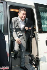 组图：郭晶晶婚礼直击 郭父郭母正装贵气入场