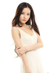 组图：温心纯爱梦幻写真 洁白婉约长裙秀清新