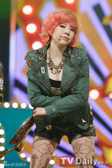 组图：少女时代录制《MCD》变嘻哈战士夺冠