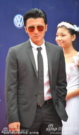 组图：谢霆锋张家辉杨受成亮相红毯展型男酷帅