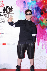 组图：李宇春等亮相榜中榜 雨神萧敬腾驾到