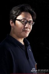 组图：《倭寇的踪迹》主创拍写真 赵圆圆露甜美笑容