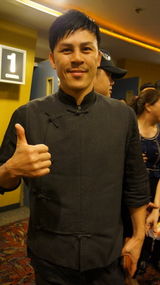 组图：《西游》香港首映 星爷回吻舒淇再表爱