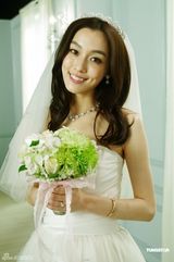 组图：范玮琪新专辑将发行 MV预演婚礼众人感动