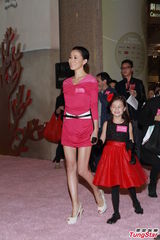 组图：郑嘉颖佘诗曼旧爱同台疑似复合