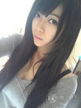 组图：翻版侯佩岑网络走红 网友赞人美胸更美