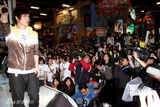 幻灯图：五月天为台北电玩展站台 表演让歌迷疯狂