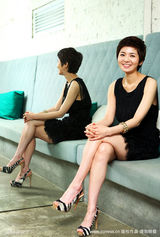 幻灯图集：张瑞希拍写真 利落短发演绎精致女人 