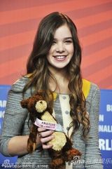 《大地惊雷》发布会 奥斯卡影帝布里奇斯亮相(图)