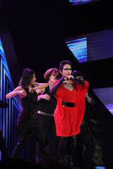 高清组图：第十五届全球华语榜中榜 萧亚轩热舞