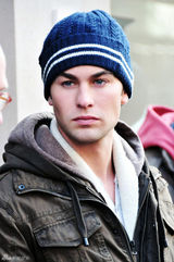 高清图：《绯闻女孩》纽约热拍 主角街头秀冬衣