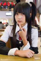 组图：许雅涵受邀出席亚太音乐盛典