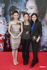 组图：《Laughing Gor》将开机 演员集体拜神