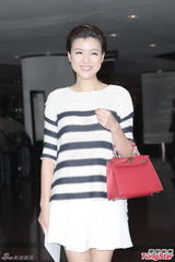 组图：黄长兴大婚众艺人道贺 三轮豪车霸气接亲