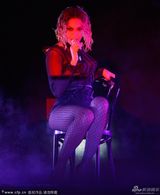 组图：碧昂斯献唱格莱美 与老公JayZ当台亲吻