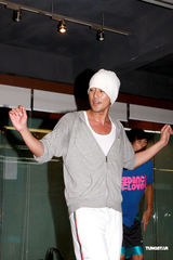 幻灯图：林峰为演唱会紧张排舞 与徐子珊大跳辣舞