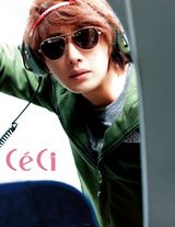 组图：韩星郑日宇加拿大拍写真 尽展阳光大男孩本色