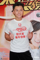 组图：《换乐无穷》宣传 胡杏儿李诗韵扮白雪公主