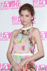 组图：刘嘉玲扬威大阪封影后 迷你裙秀长腿