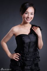 幻灯图：张庭产后暴瘦令人称奇 大片尽展精灵本色 