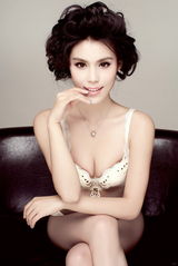 组图：韩丹彤拍素色内衣写真 展现女人性感魅力