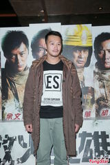 组图：谢霆锋否认豪宅赠前妻 新年与两子聚天伦