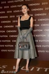 组图：霍思燕赵薇时尚活动争艳 复古典雅两相宜