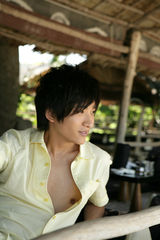 组图：李炳辰普吉岛写真曝光 唯美演绎美轮美奂