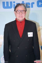 组图：TVB获冬奥会转播权 霍震霆赞孙儿爱运动