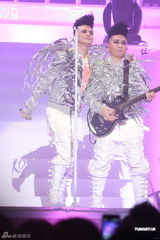 组图：达明一派25周年纪念个唱 相隔8年再踏红馆