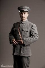 组图：献礼剧《开天辟地》蒋介石定妆照 