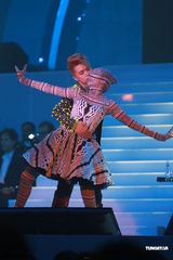 组图：张敬轩香港音乐会落幕 黄耀明任嘉宾意外现身