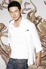 组图：钱泳辰龙年型男写真 龙马精神展魅力质感