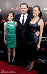 幻灯：《盗梦空间》洛杉矶首映 莱昂纳多左拥右抱