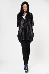 幻灯：张雷写真上演“换装秀” 塑造杂志版“杜拉拉