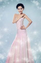 组图：周扬纯美女人写真 优雅回旋演绎裙角风云.