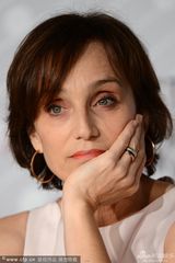 组图：《唯神能恕》记者会女主角白裙清丽