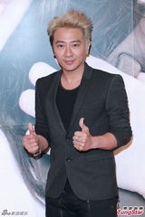 组图：陈慧琳亮相新碟试听会 孙耀威成幕后班底