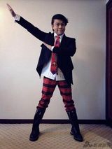 组图：百名明星掀“变身超人Style”潮