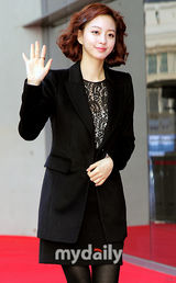 组图：张赫等出席娱乐公司合作协议签署仪式